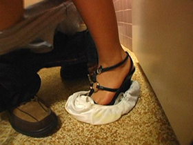 公衆便所 痴●レ○プベスト4時間 巨乳中出し38人　サンプル画像11